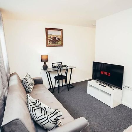 Snug 1Br Apt, Self Check In, Parking, By Derbnb Hilton  Ngoại thất bức ảnh